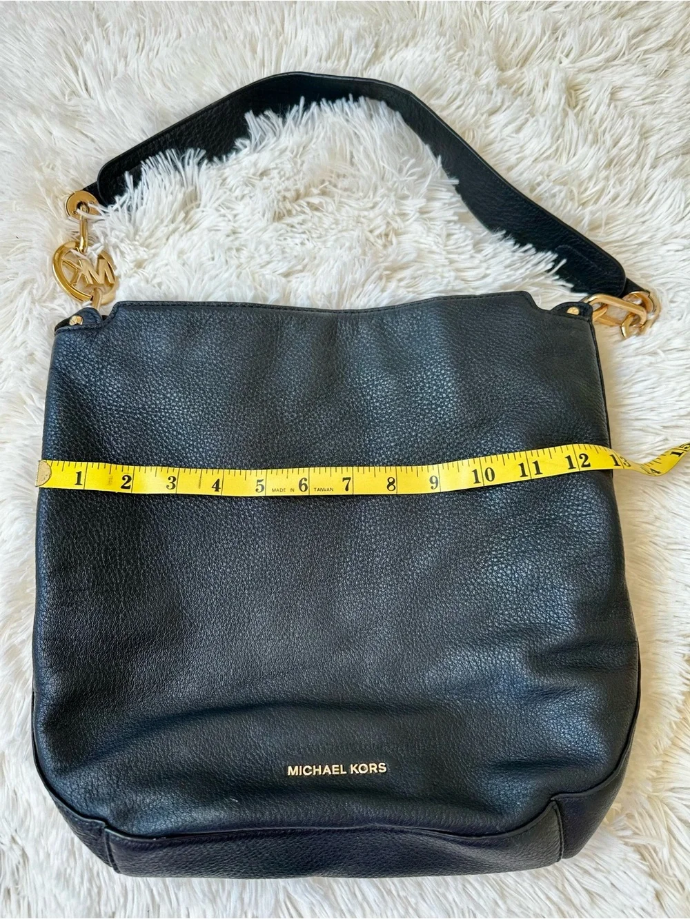 MICHAEL KORS Lillie Large Black Pebbled Leather Hobo Shoulder Bag Gold Chain